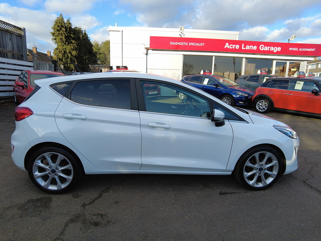 Ford Fiesta T Ecoboost Titanium YR67ERV White #2