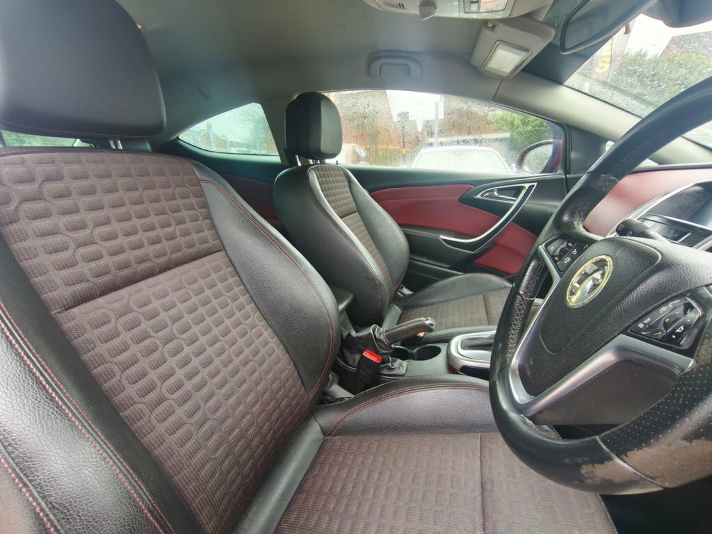 Vauxhall Astra GTC 2L Sri Red #6