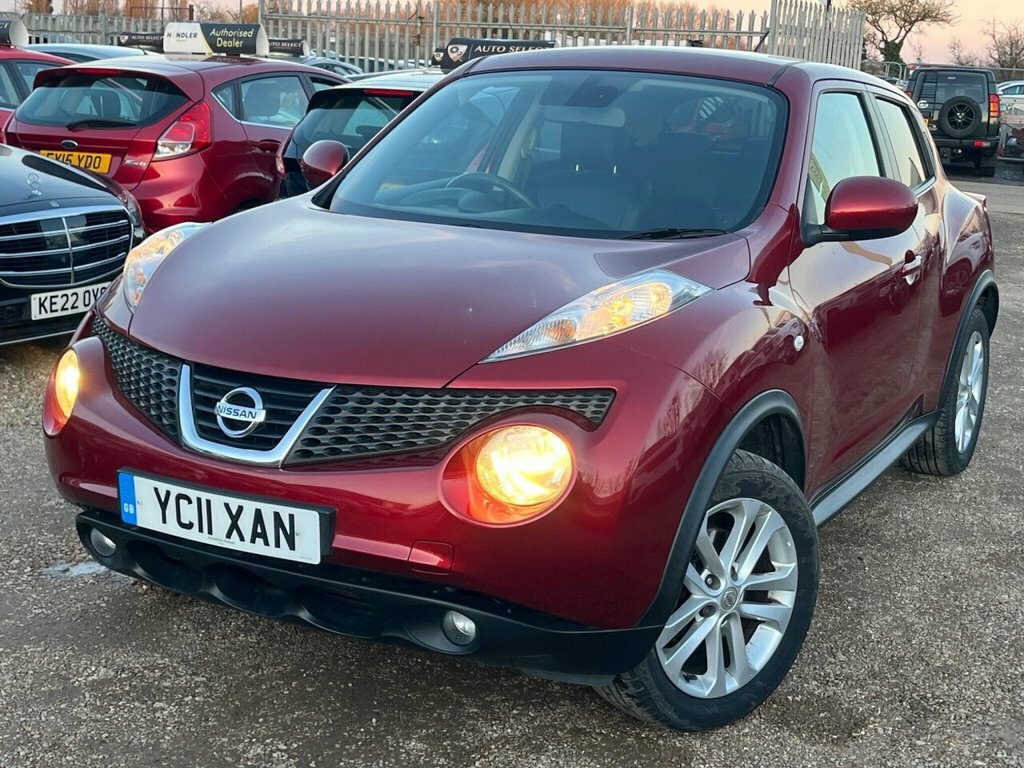 Nissan Juke Suv Red #3