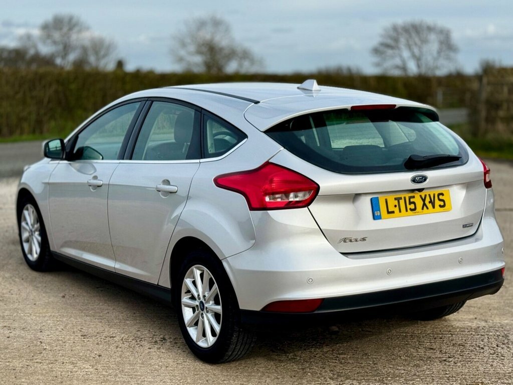 Ford Focus Hatchback LT15XVS Silver #4