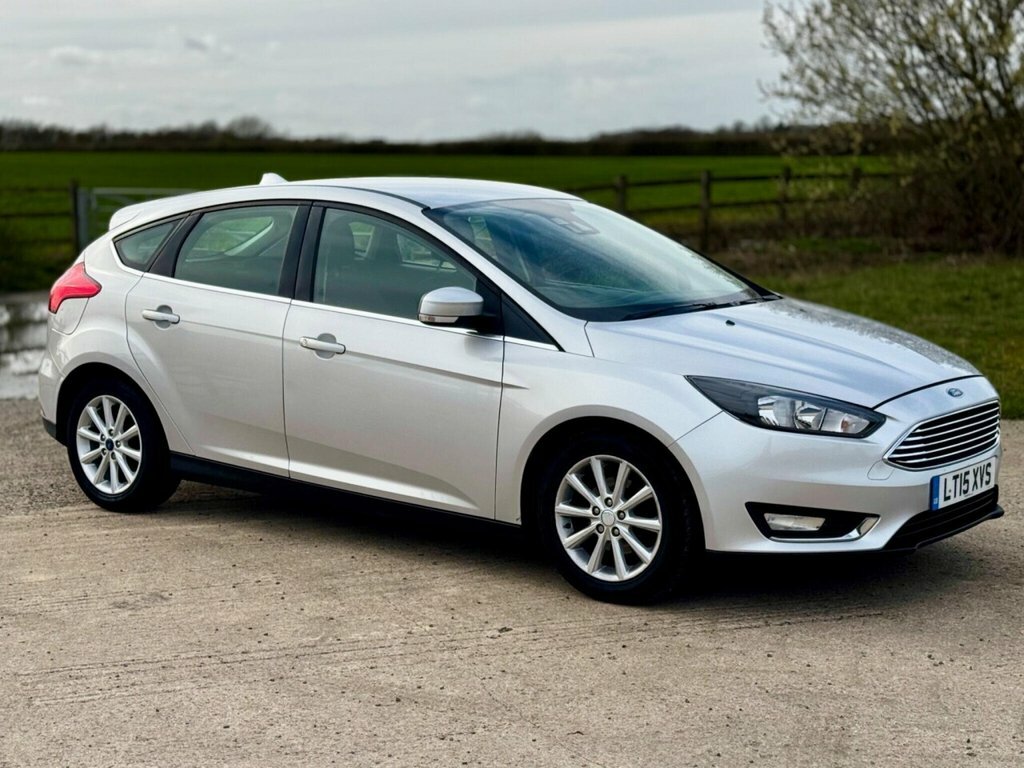 Ford Focus Hatchback LT15XVS Silver #6