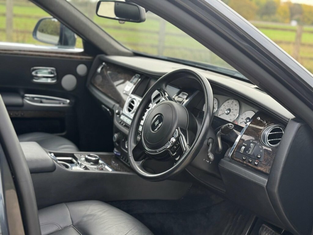 Rolls-Royce Ghost Saloon Silver #13