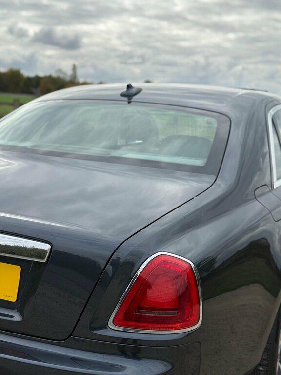 Rolls-Royce Ghost Saloon Silver #69