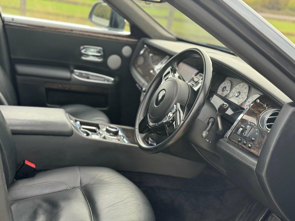 Rolls-Royce Ghost Saloon Silver #14
