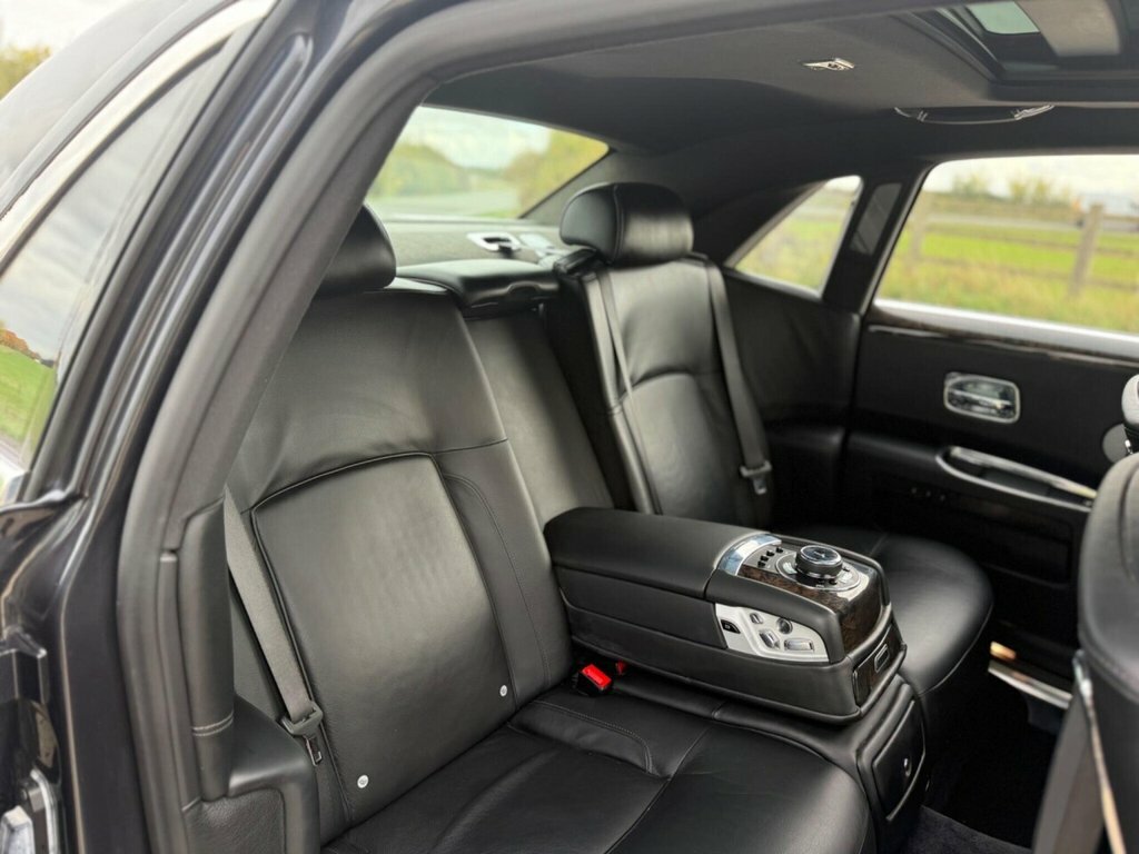 Rolls-Royce Ghost Saloon Silver #74