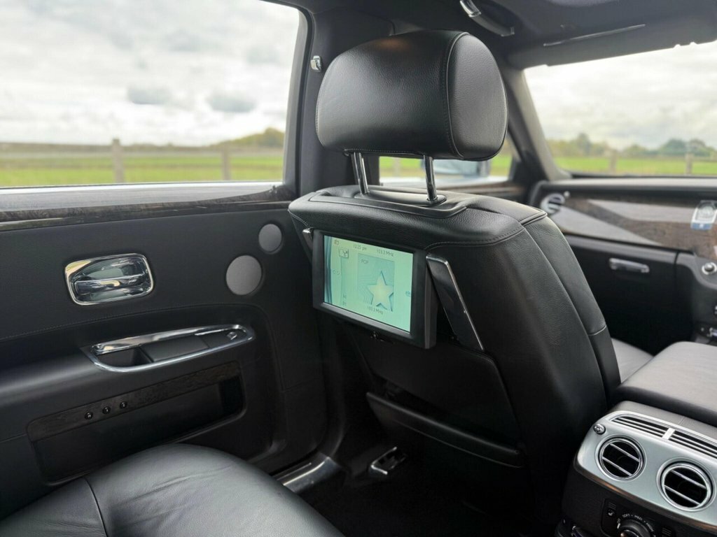 Rolls-Royce Ghost Saloon Silver #73