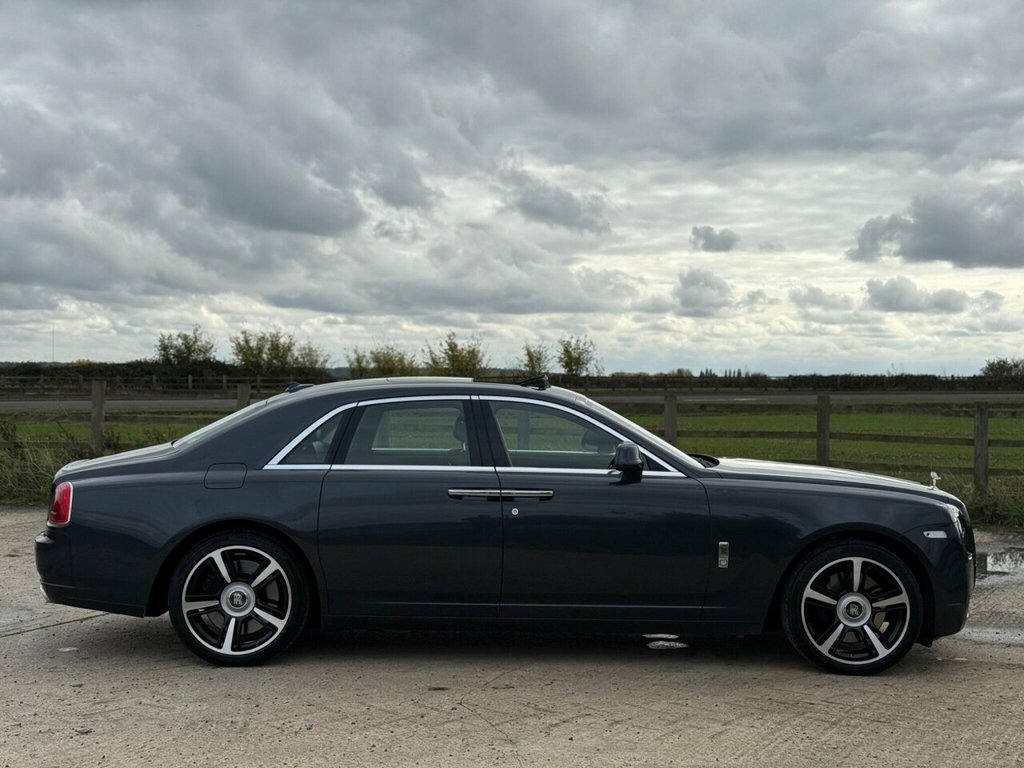 Rolls-Royce Ghost Saloon Silver #10