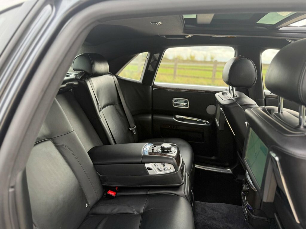 Rolls-Royce Ghost Saloon Silver #27