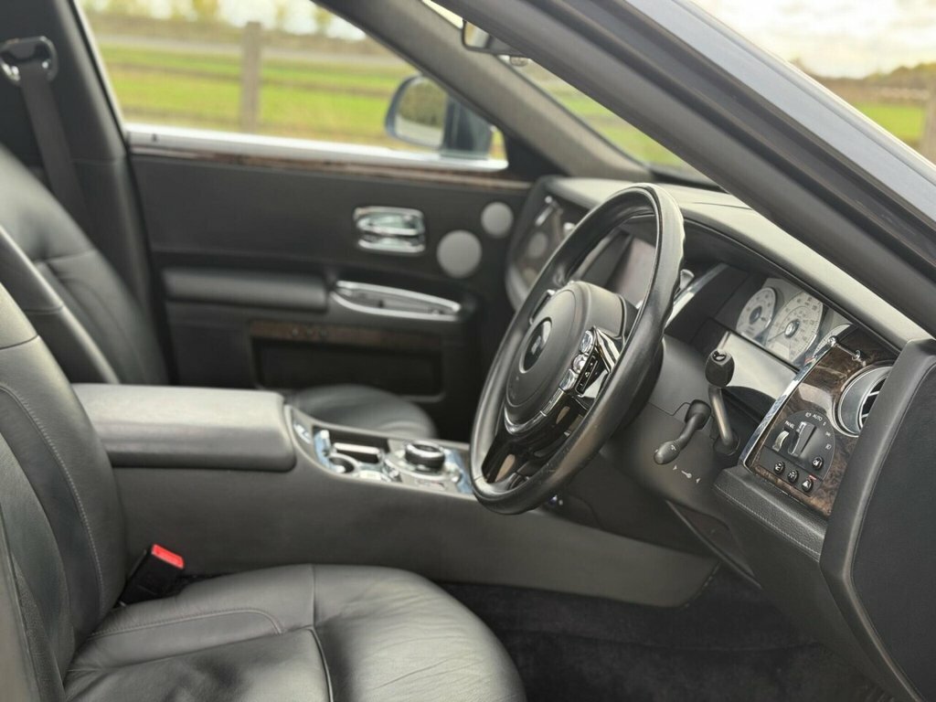 Rolls-Royce Ghost Saloon Silver #15