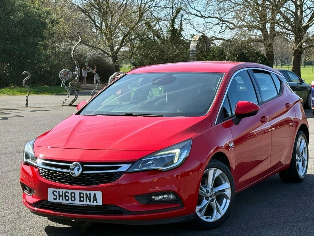 Vauxhall Astra Hatchback SH68BNA Red #3