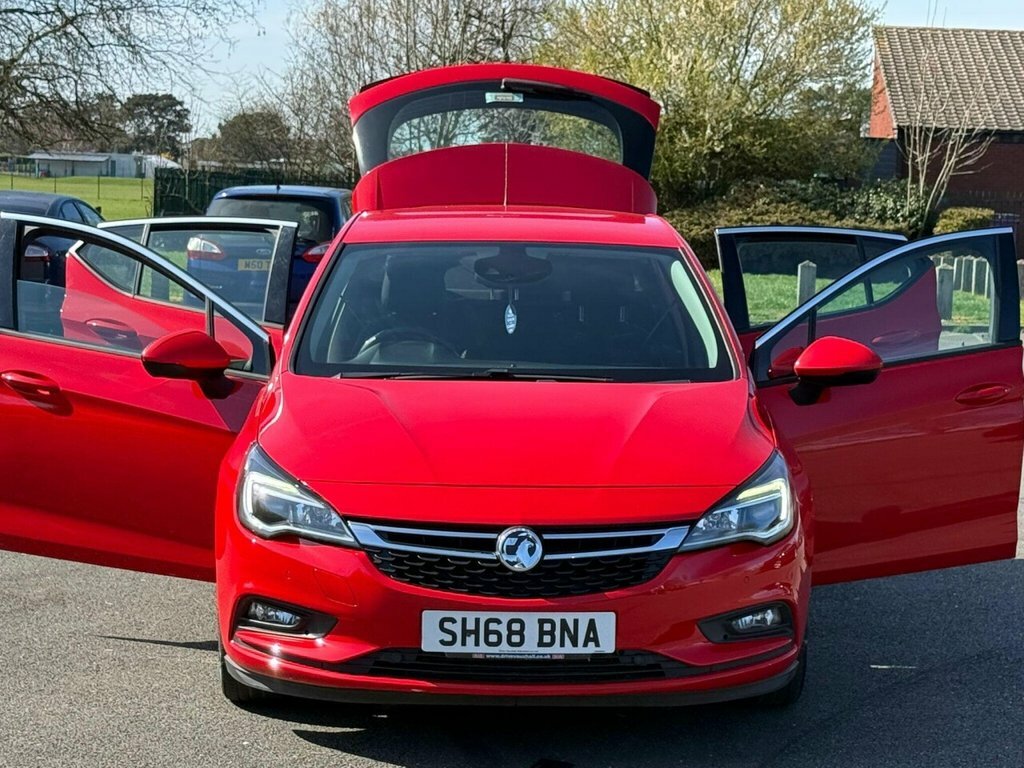 Vauxhall Astra Hatchback SH68BNA Red #6