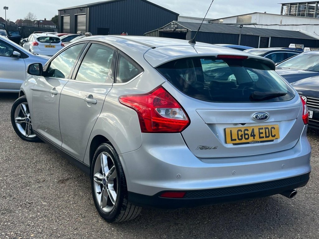 Ford Focus Hatchback LG64EDC Silver #4