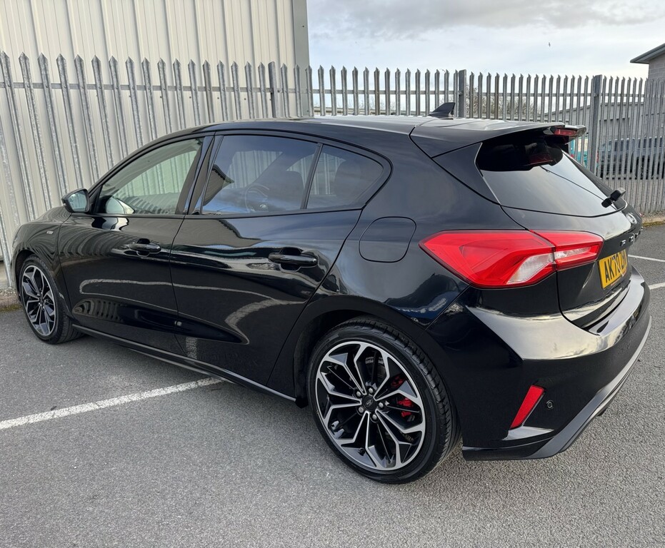 Ford Focus Hatchback St-line X 1.5 Tdci 2021 AK70ZHW Black #4
