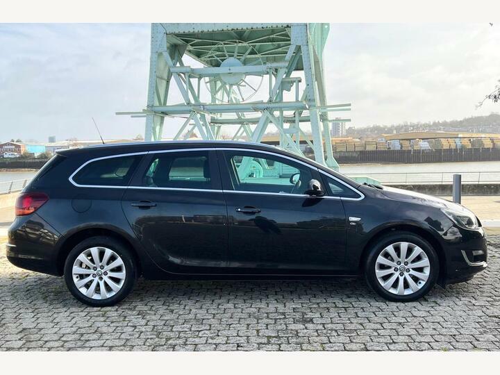 Vauxhall Astra 1.6 Elite Sports Tourer Euro 5 RE14XBP Black #2