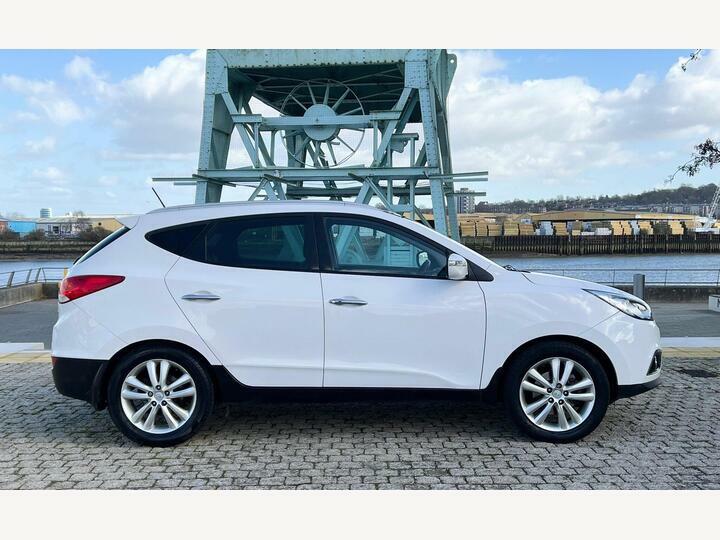 Hyundai Ix35 2.0 Crdi Premium 4Wd Euro 5 White #3