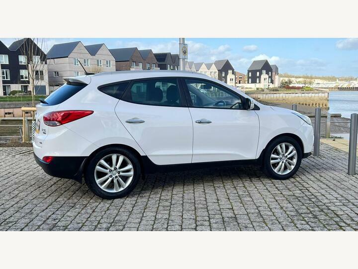 Hyundai Ix35 2.0 Crdi Premium 4Wd Euro 5 White #6