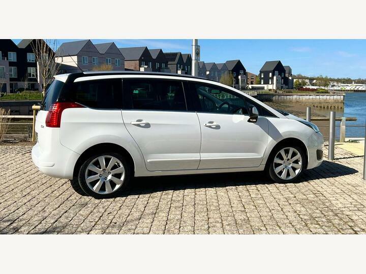 Peugeot 5008 1.6 Hdi Allure Euro 5 White #6