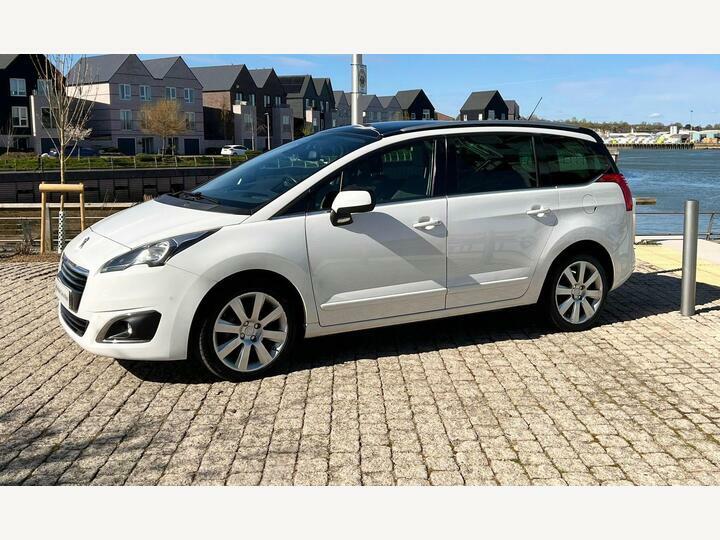 Peugeot 5008 1.6 Hdi Allure Euro 5 White #4