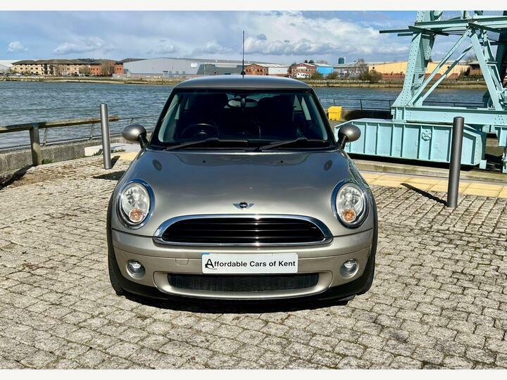 Mini Hatch 1.4 One Steptronic Euro 4 LC08GVA Silver #2