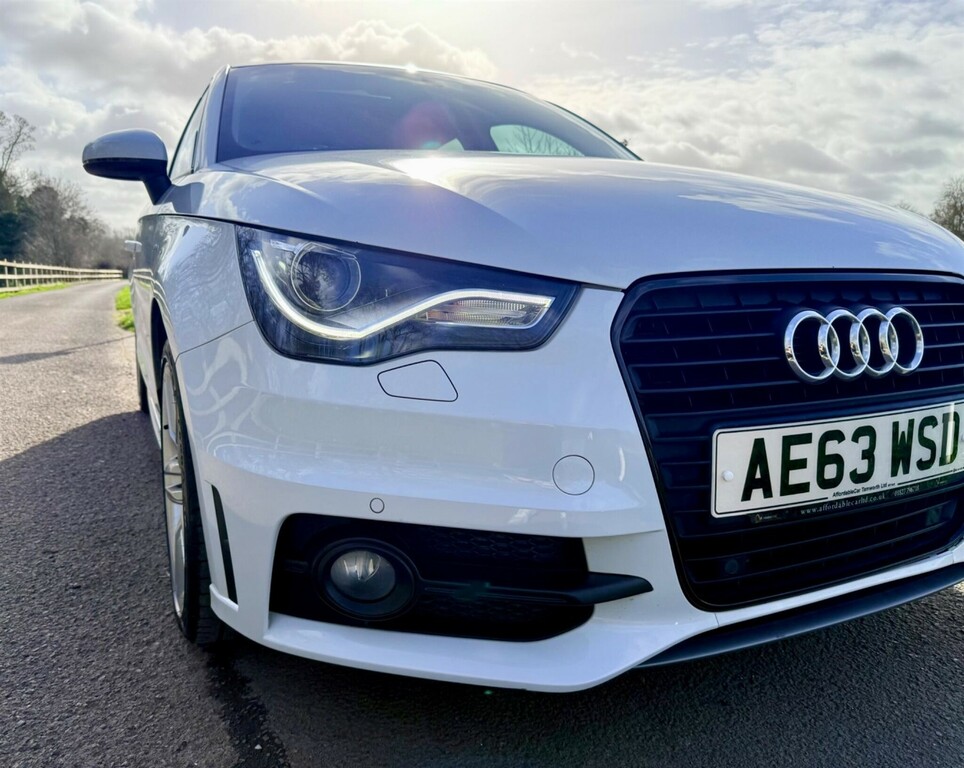 Audi A1 1.4 Tfsi Cod S Line Sportback S Tronic Euro 5 Ss AE63WSD White #2