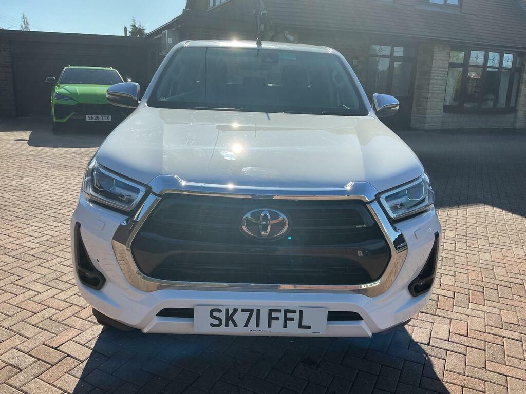 Toyota HILUX 2.4 D-4d Invincible 4Wd Euro 6 S S SK71FFL White #2