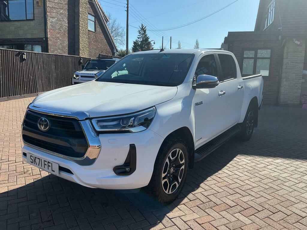 Toyota HILUX 2.4 D-4d Invincible 4Wd Euro 6 S S SK71FFL White #3