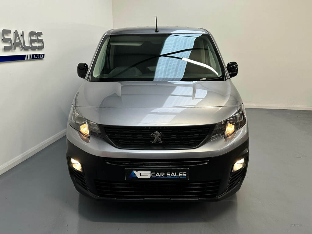 Peugeot Partner 1000 1.5 Bluehdi 100 Professional Prem Van 6 Spd MT72GFJ Grey #2