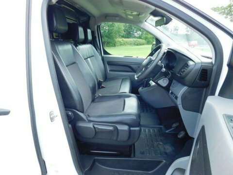 Vauxhall Vivaro 1.5 Turbo D DV69RVE White #3