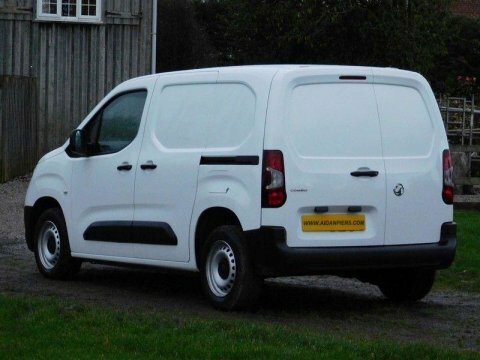 Vauxhall Combo 1.6 L1h1 2000 DS19HYH White #5