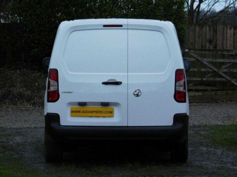 Vauxhall Combo 1.6 L1h1 2000 DS19HYH White #6