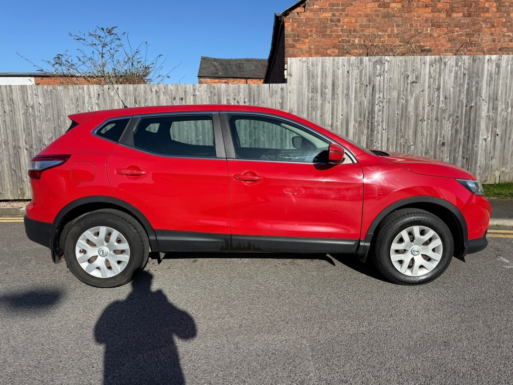 Nissan Qashqai 1.2 Visia Dig-t FG15NUE Red #5