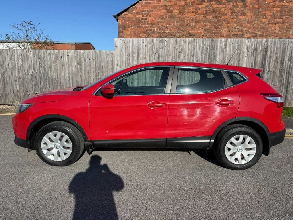 Nissan Qashqai 1.2 Visia Dig-t FG15NUE Red #6
