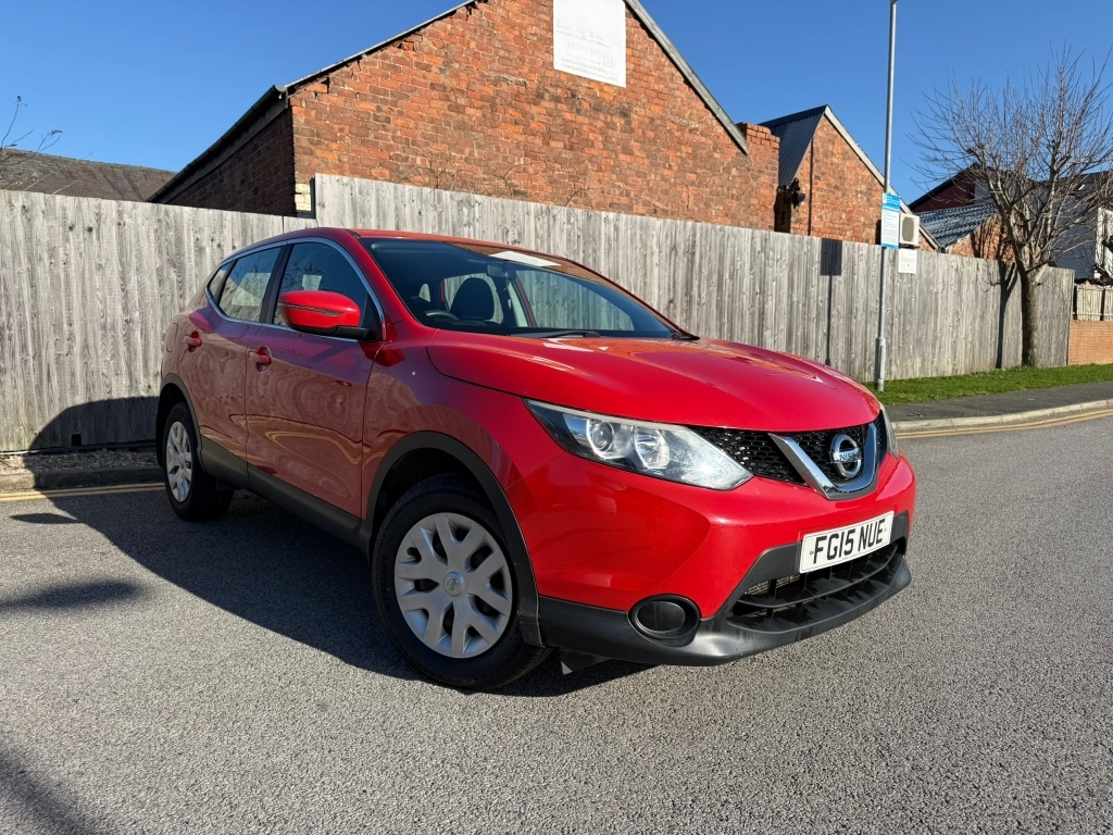 Nissan Qashqai 1.2 Visia Dig-t Red