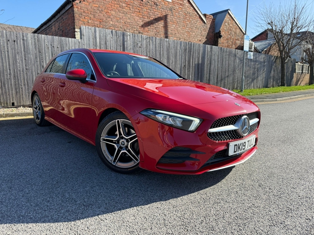 Mercedes-Benz A Class 1.3 A 200 Amg Line Red