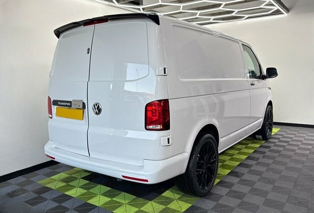 Volkswagen Transporter 2.0 Tdi T32 Startline DL70TVK White #2