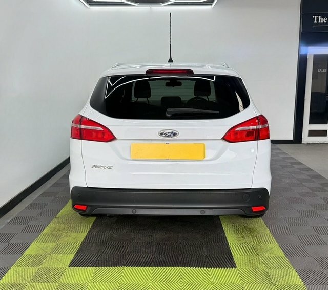 Ford Focus 1.6 Tdci Zetec Estate MT65RXS White #4