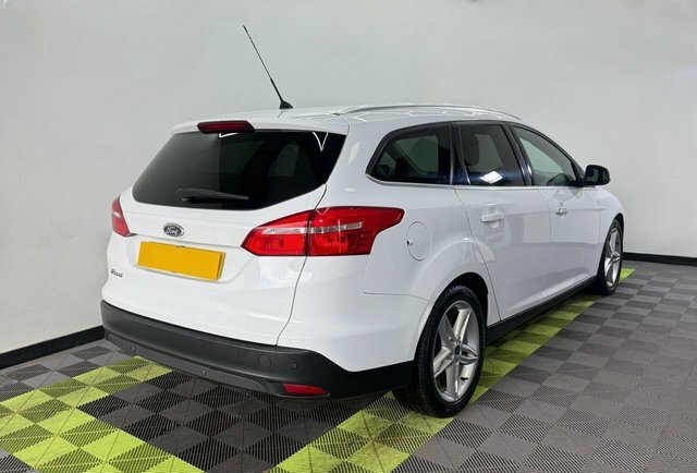 Ford Focus 1.6 Tdci Zetec Estate MT65RXS White #2