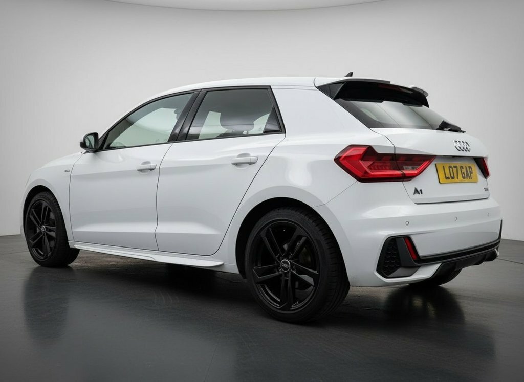 Audi A1 1L S Line LO71GNP White #4