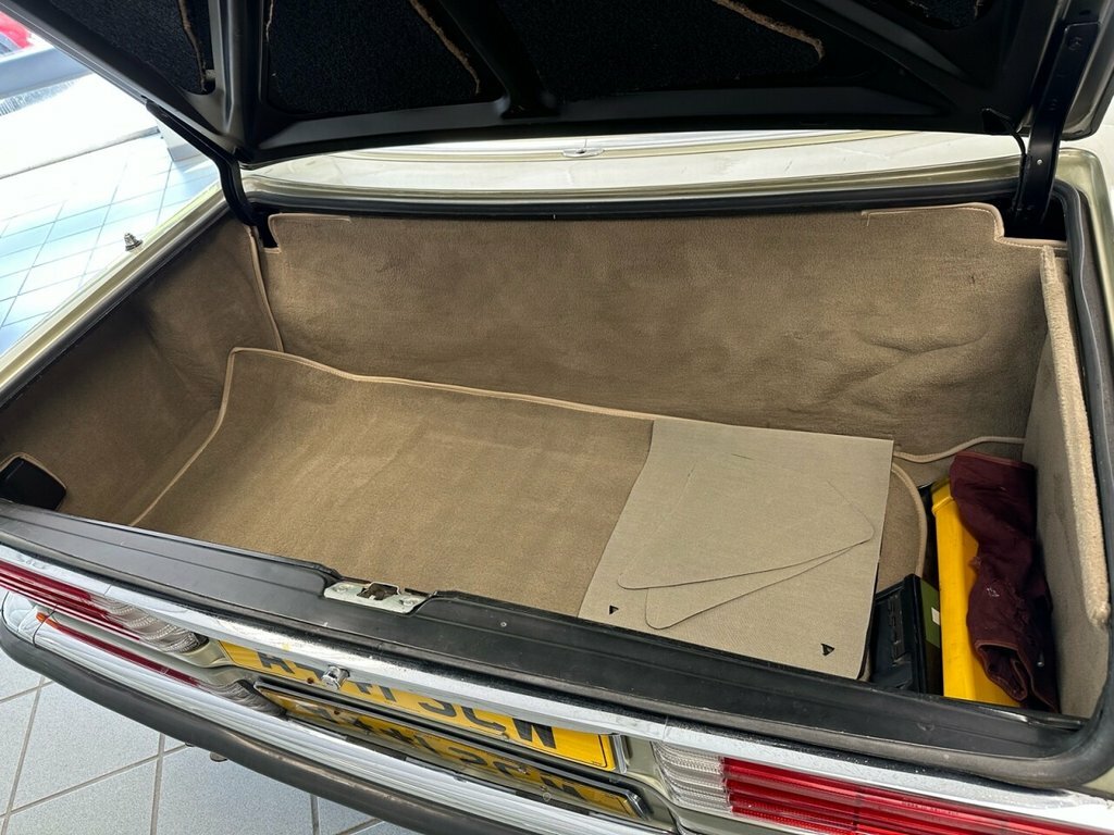 Mercedes-Benz SL Class 2.7L Null White #27