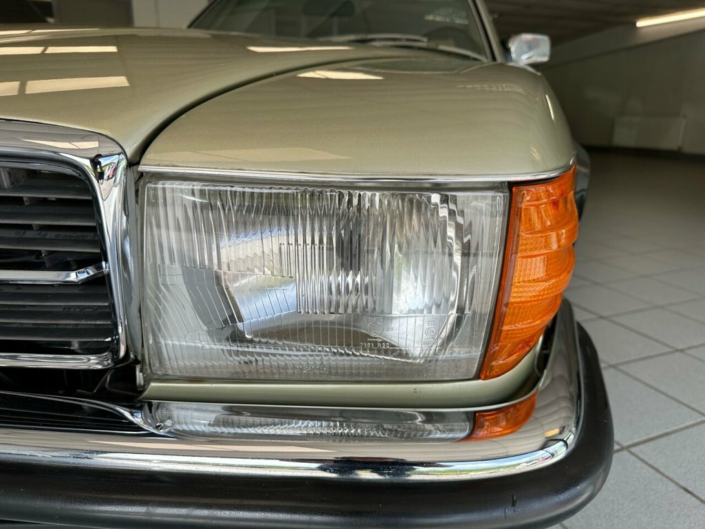 Mercedes-Benz SL Class 2.7L Null White #24