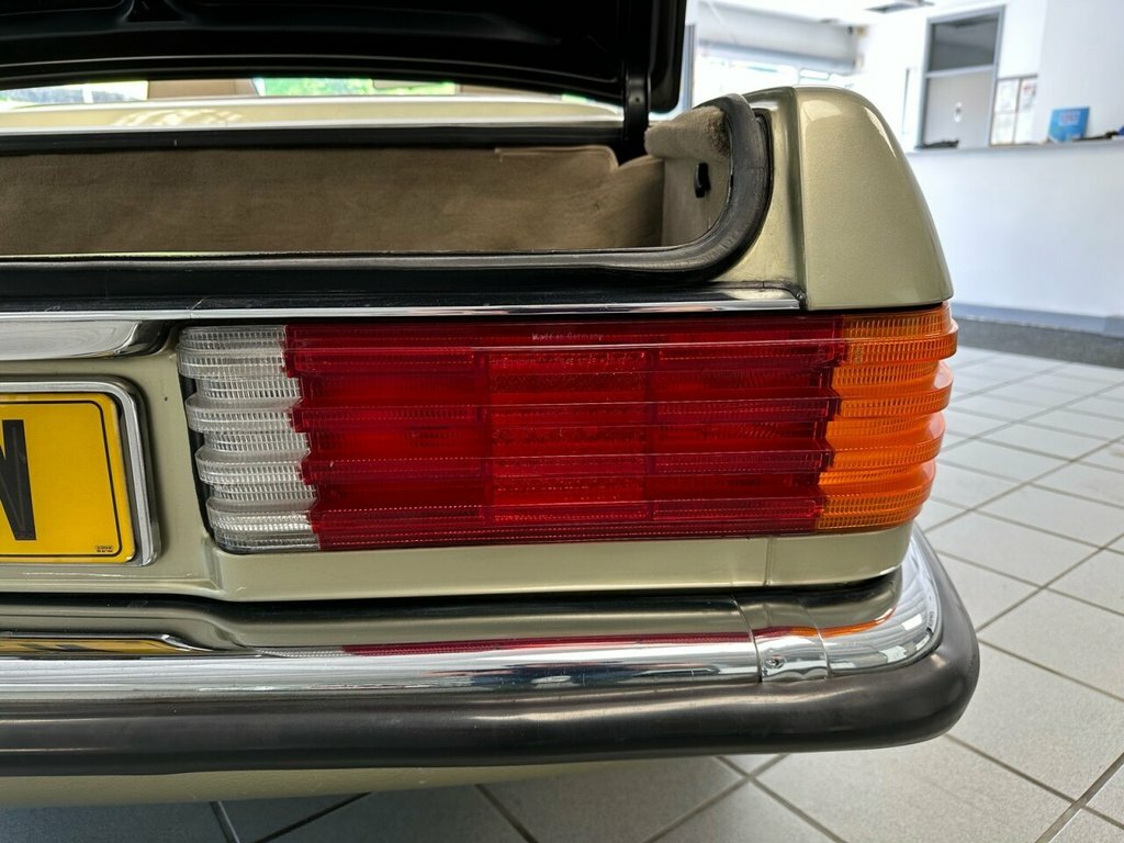 Mercedes-Benz SL Class 2.7L Null White #26
