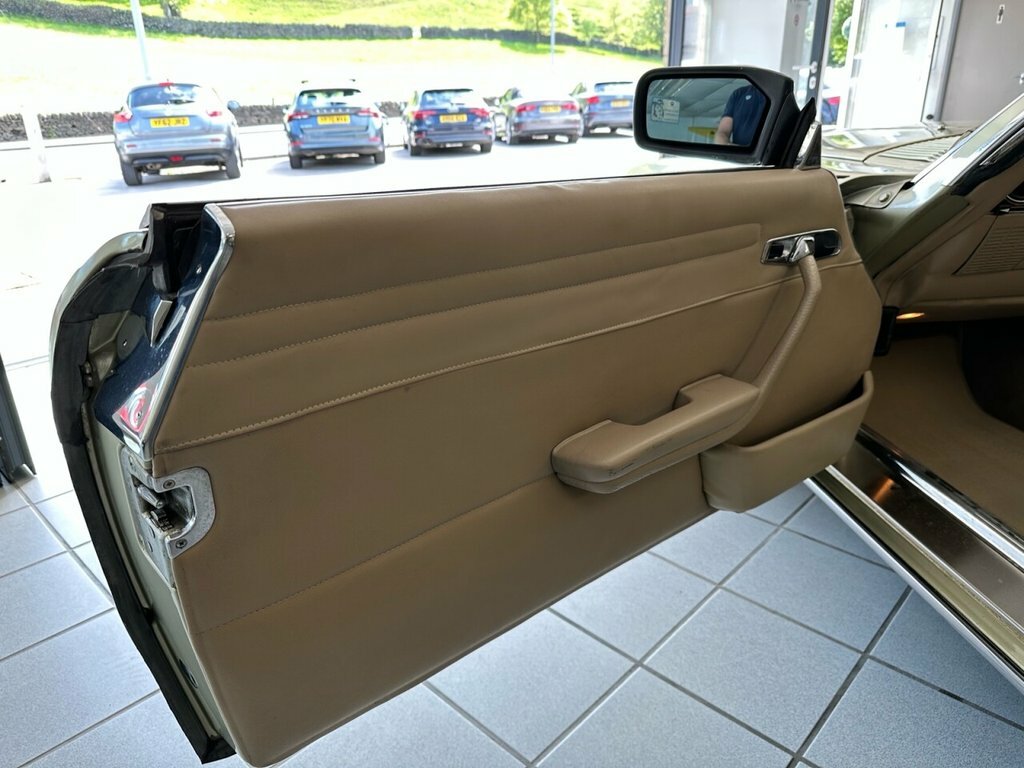 Mercedes-Benz SL Class 2.7L Null White #29