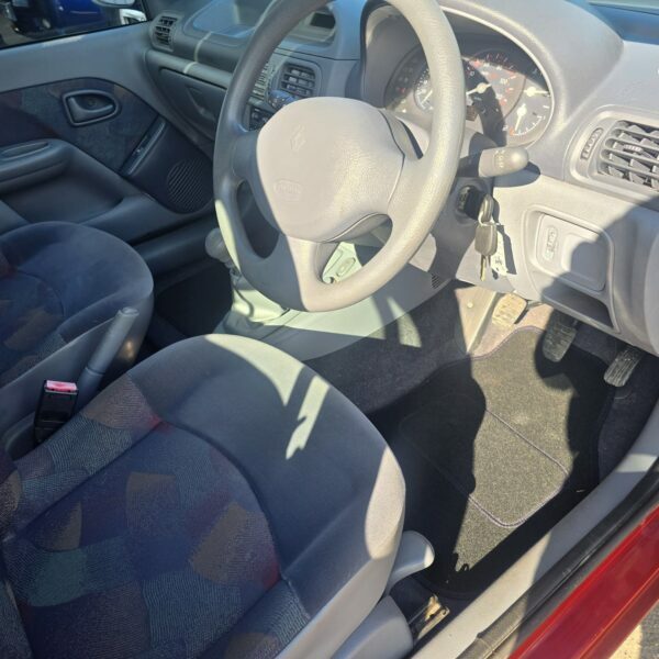 Renault Clio #6