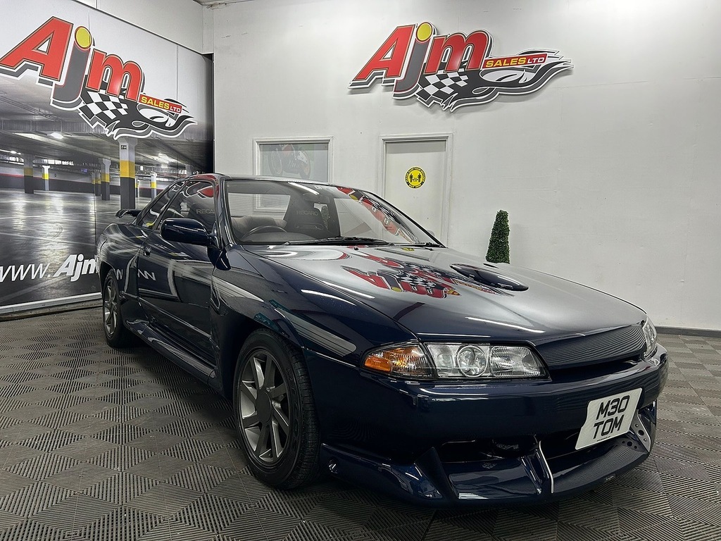Nissan Skyline Tommy Kaira R32 M30 U813 