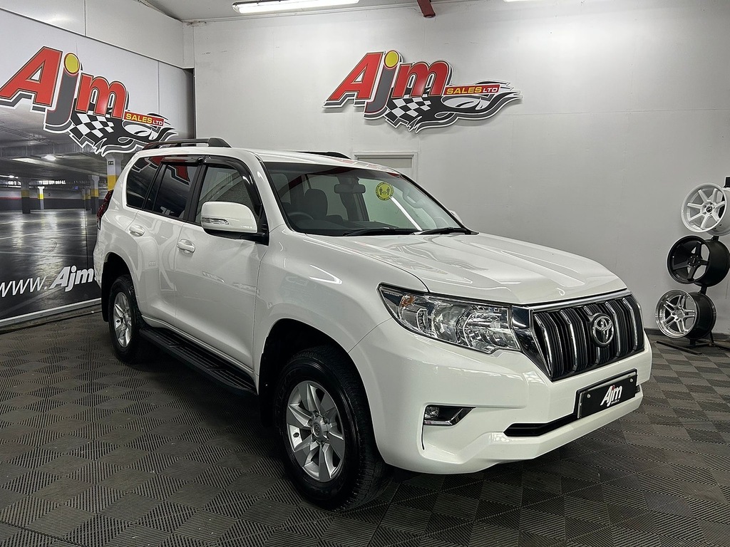 Toyota Land Cruiser D Active U777 Ulez White