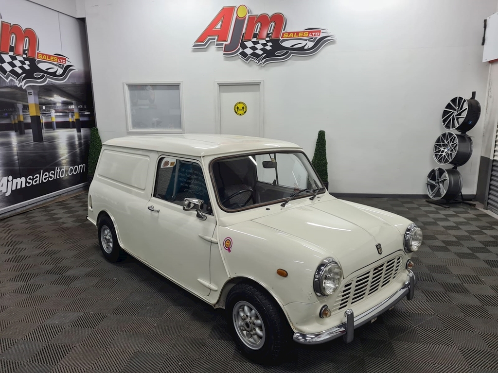 Austin MINI U481 White