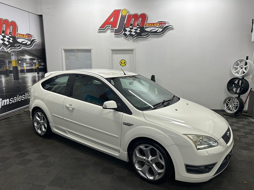 Ford Focus St U822 White