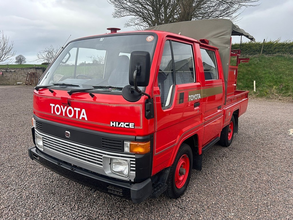 Toyota HiAce 1.6 U867 Red #3