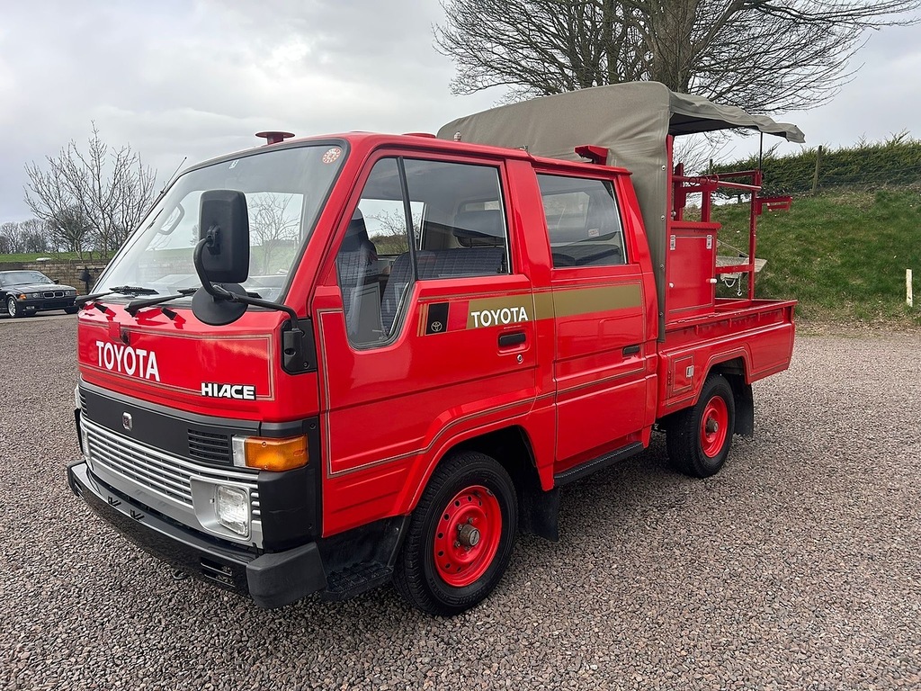 Toyota HiAce 1.6 U867 Red #4