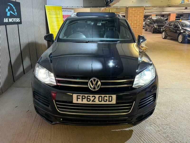 Volkswagen Touareg 3.0 Tdi V6 Bluemotion FP62OGD Black #2